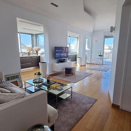 Apartamento Attico Reale - In Centro, Tra Stazione E Bari Vecchia Exterior foto