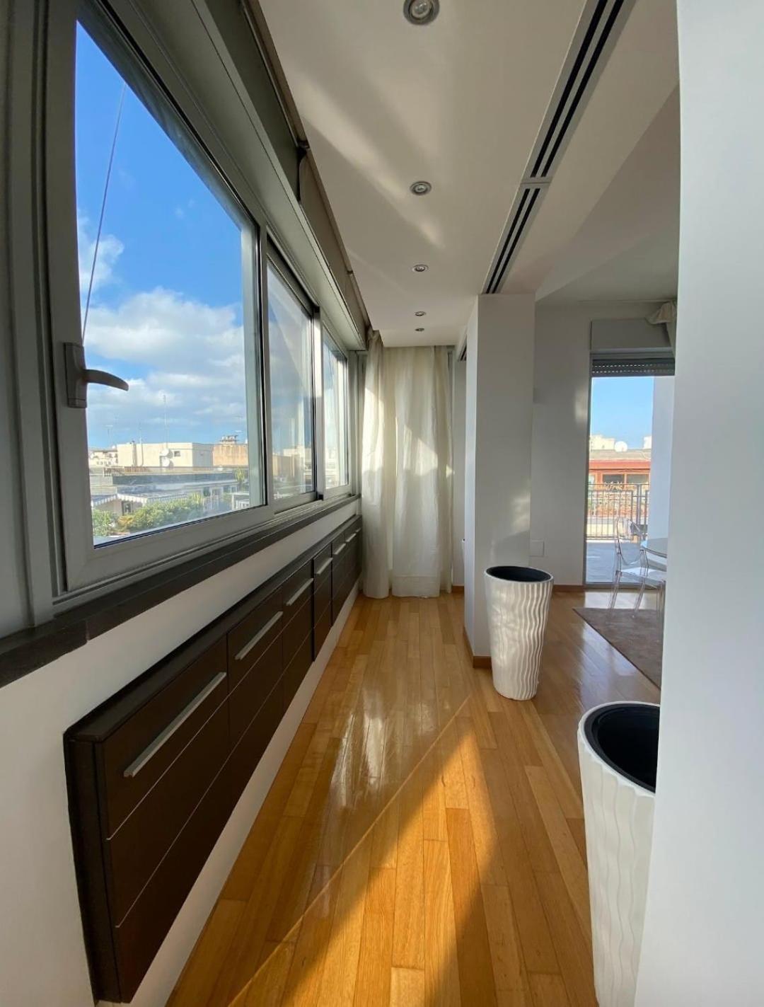 Apartamento Attico Reale - In Centro, Tra Stazione E Bari Vecchia Exterior foto