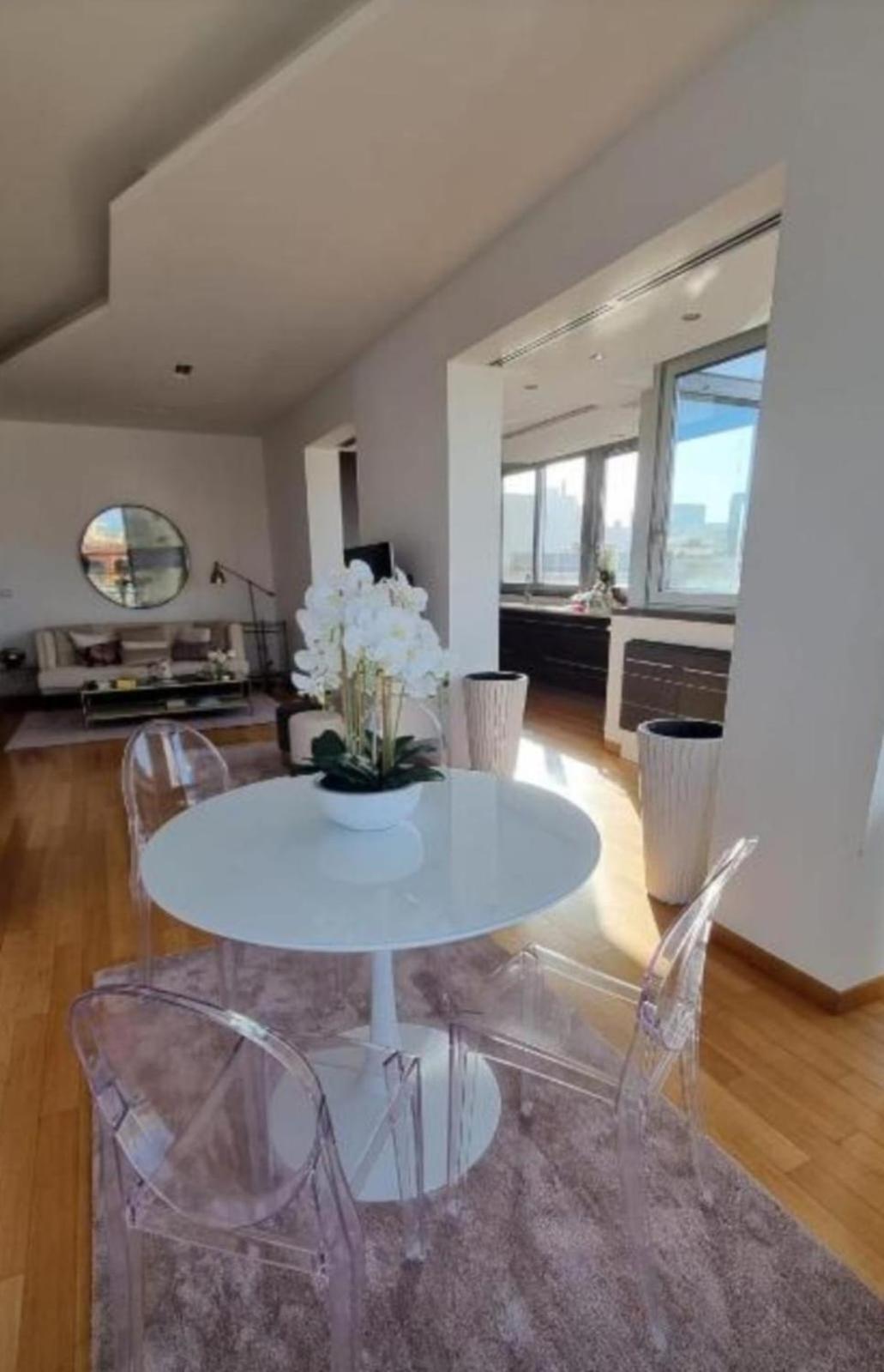 Apartamento Attico Reale - In Centro, Tra Stazione E Bari Vecchia Exterior foto